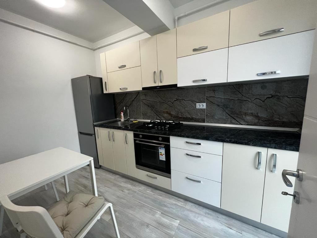 Cozy Studio - Palas Mall Iasi Apartment Luaran gambar